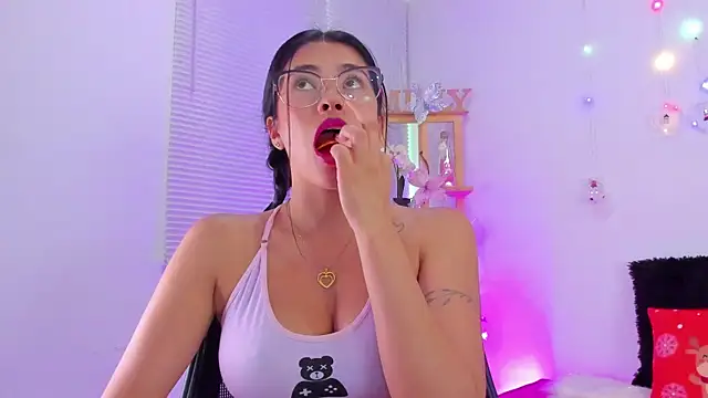 EmillySanders online show from 15, 12, 2024