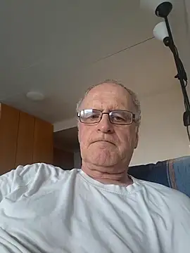 Milkasahne64 online show from 10, 10, 2025