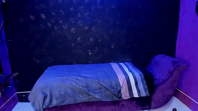 Alexa Slave online show from 6, 2, 2025