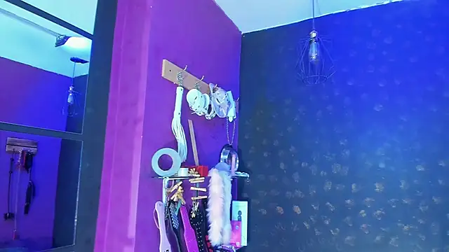 Alexa Slave online show from 10, 9, 2025