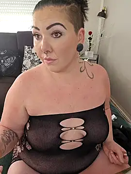 -BonnieBlack- online show from 3, 2, 2025