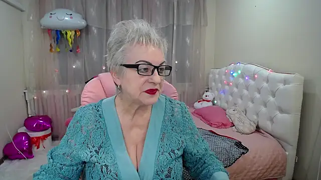 KayleSmoll online show from 28, 1, 2025