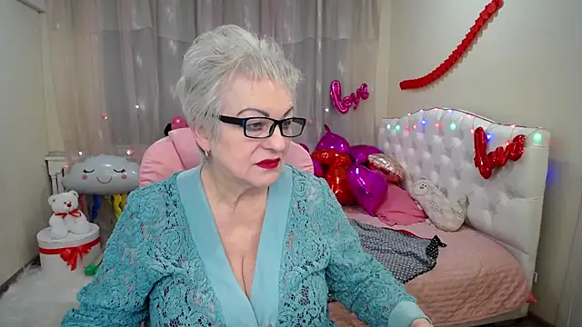 KayleSmoll online show from 3, 2, 2025