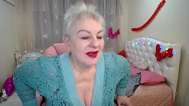 KayleSmoll online show from 22, 2, 2025