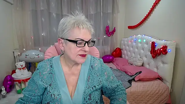 KayleSmoll online show from 26, 2, 2025