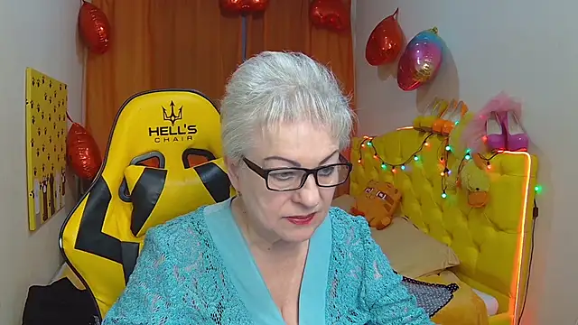 KayleSmoll online show from 22, 3, 2025