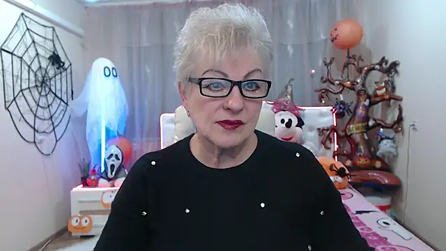 KayleSmoll online show from 4, 11, 2025