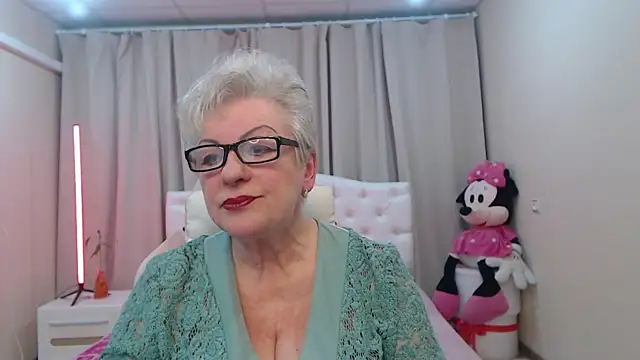 KayleSmoll online show from 27, 4, 2026