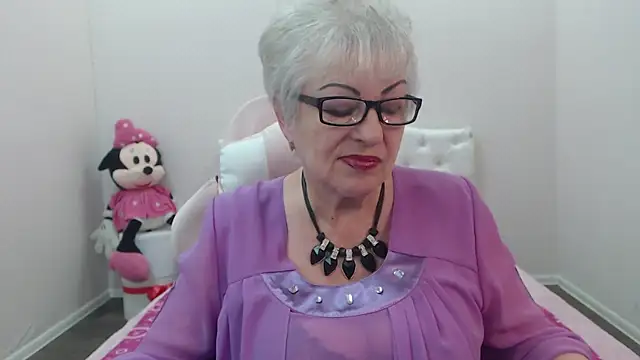 KayleSmoll online show from 28, 7, 2026