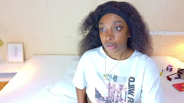 Shamiraa moore online show from 9, 10, 2025