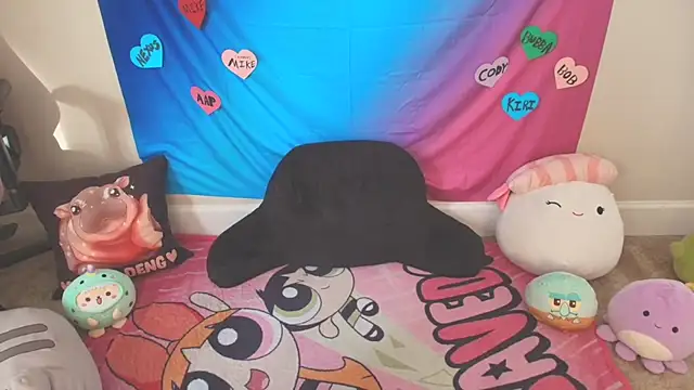 Snapshot of MilkyBunny chatting on 5, 12, 2025 MilkyBunny online show from 5, 12, 2025