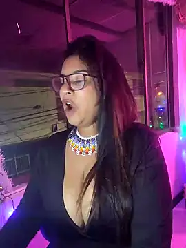 Sofythom1 online show from 8, 12, 2024