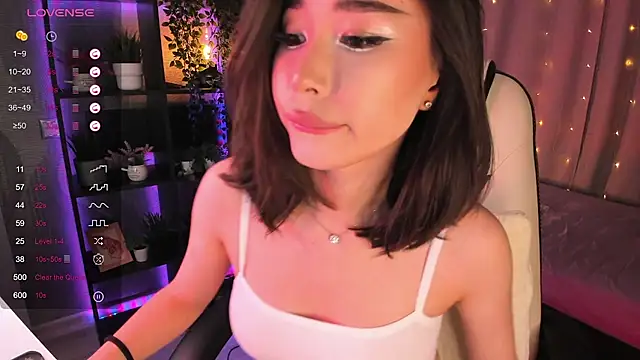 Snapshot of sensualily chatting on 21, 11, 2025 sensualily online show from 21, 11, 2025