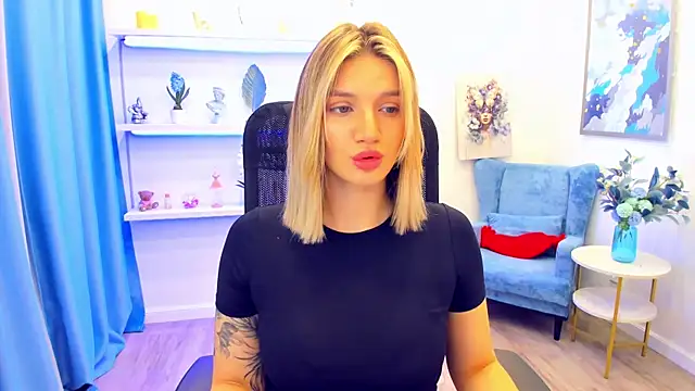 Snapshot of SelenaeMoore chatting on 16, 5, 2026 SelenaeMoore online show from 16, 5, 2026