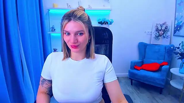 Snapshot of SelenaeMoore chatting on 24, 5, 2026 SelenaeMoore online show from 24, 5, 2026