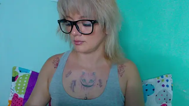 kitten sweet online show from 4, 2, 2025