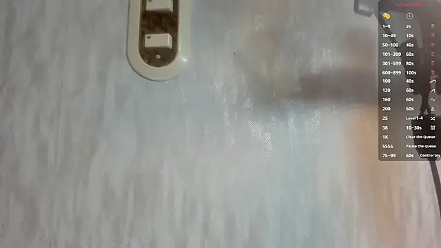 MelanieRioss online show from 8, 10, 2025