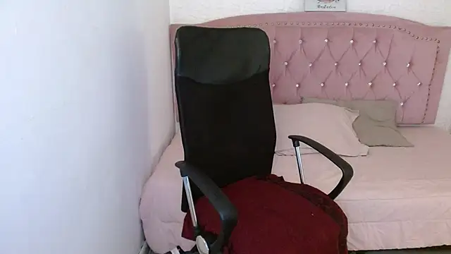 Snapshot of shaneelle chatting on 21, 2, 2025 shaneelle online show from 21, 2, 2025