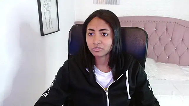 Snapshot of shaneelle chatting on 1, 11, 2025 shaneelle online show from 1, 11, 2025