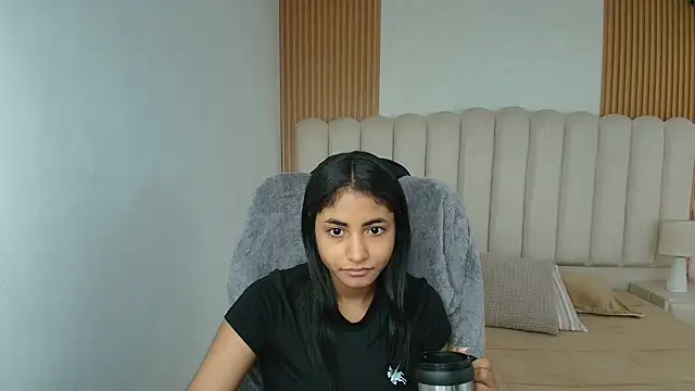 Snapshot of shaneelle chatting on 13, 5, 2026 shaneelle online show from 13, 5, 2026