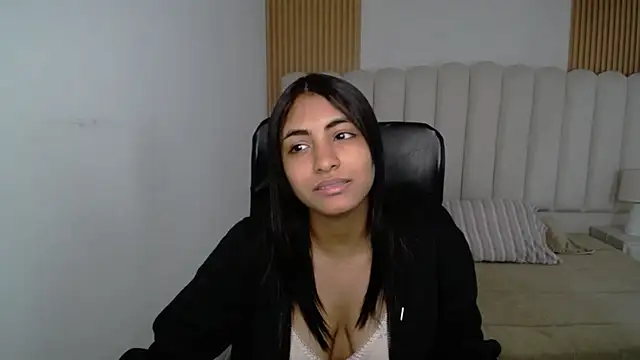 Snapshot of shaneelle chatting on 21, 5, 2026 shaneelle online show from 21, 5, 2026