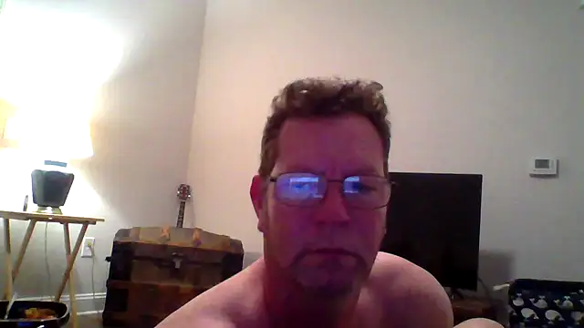 Goldenbear3111 online show from 14, 4, 2026