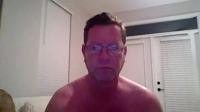 Goldenbear3111 online show from 16, 4, 2026