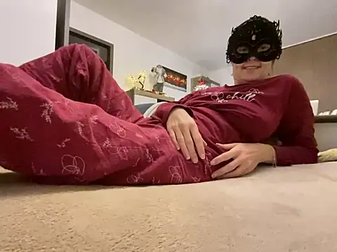 Marilou1983 online show from 7, 1, 2025