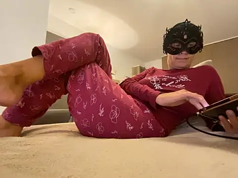 Marilou1983 online show from 10, 9, 2025