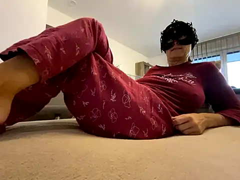 Marilou1983 online show from 12, 10, 2025