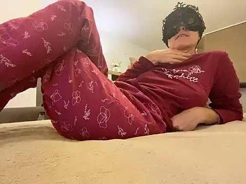 Marilou1983 online show from 15, 2, 2026