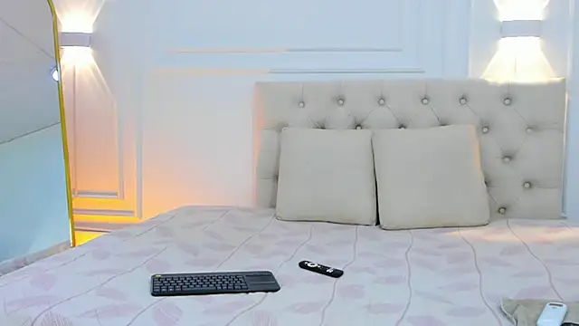 Snapshot of lola_red95 chatting on 10, 6, 2026 lola red95 online show from 10, 6, 2026
