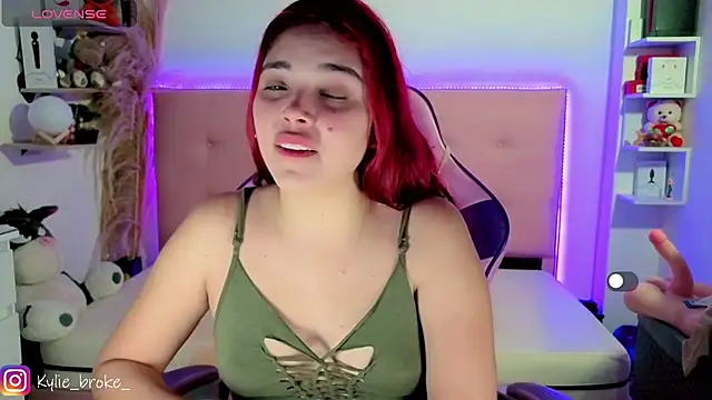 Snapshot of Kylie_brokee chatting on 25, 5, 2026 Kylie brokee online show from 25, 5, 2026