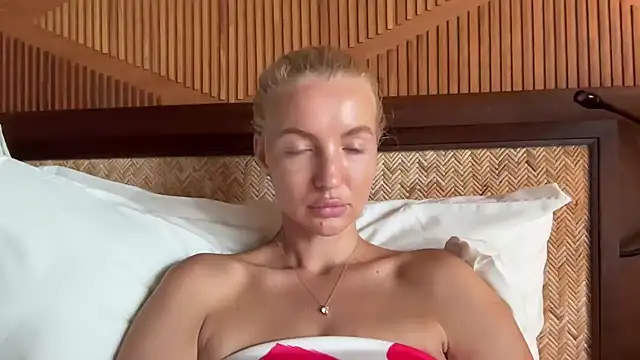 aestetick online show from 2, 12, 2025