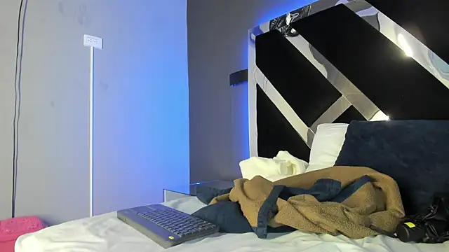 AmmyJones  online show from 5, 1, 2026