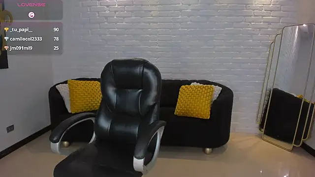 Snapshot of VeronicaCruz_ chatting on 14, 2, 2025 VeronicaCruz online show from 14, 2, 2025