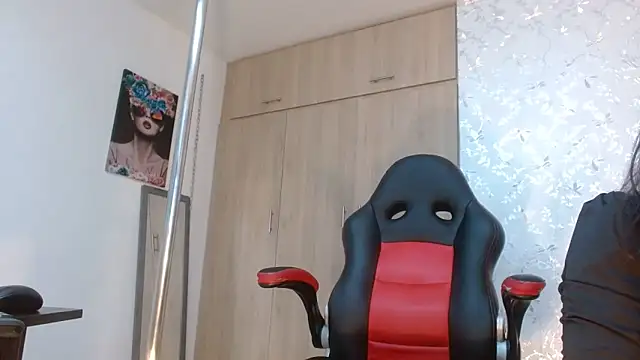 Snapshot of PaulinaRubio_ chatting on 21, 2, 2025 PaulinaRubio online show from 21, 2, 2025