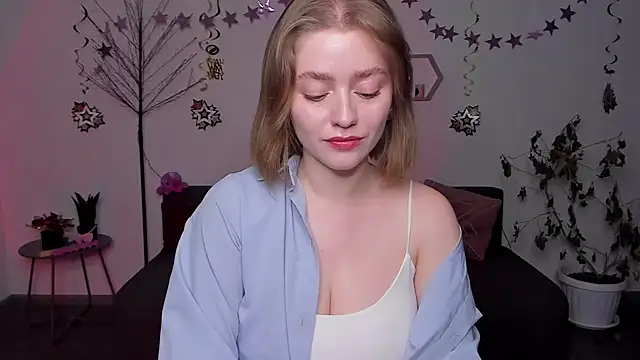 Snapshot of AidaPerry chatting on 7, 1, 2025 AidaPerry online show from 7, 1, 2025