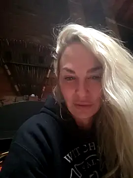 AshleyDiamonds1 online show from 15, 5, 2026