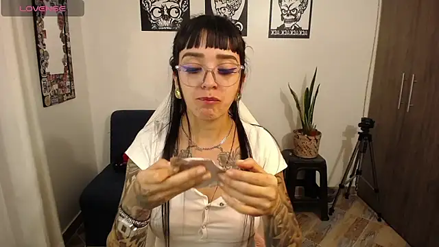 Snapshot of hibridaaa20 chatting on 8, 10, 2025 hibridaaa20 online show from 8, 10, 2025