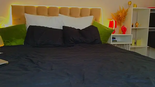 Jen Angel online show from 17, 3, 2025