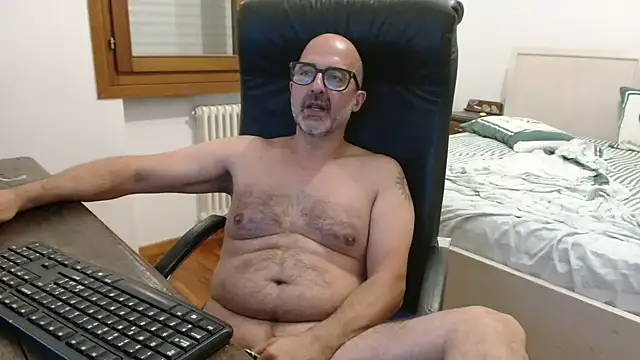 Snapshot of newsimo74 chatting on 5, 7, 2026 newsimo74 online show from 5, 7, 2026