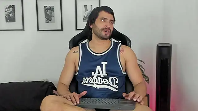 Dereck vega online show from 22, 7, 2026