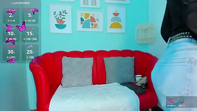 Nahiajhonson  online show from 25, 2, 2025