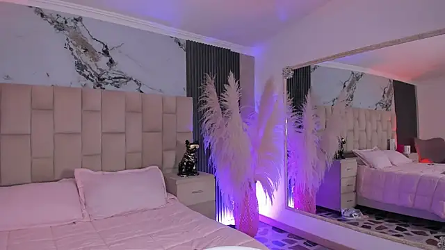 EmmaTorres  online show from 25, 4, 2026