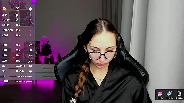 Snapshot of Sm0ly chatting on 18, 12, 2024 Sm0ly online show from 18, 12, 2024