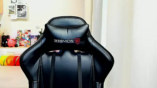 Snapshot of Sm0ly chatting on 3, 10, 2025 Sm0ly online show from 3, 10, 2025