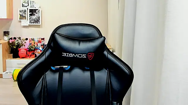 Snapshot of Sm0ly chatting on 24, 10, 2025 Sm0ly online show from 24, 10, 2025