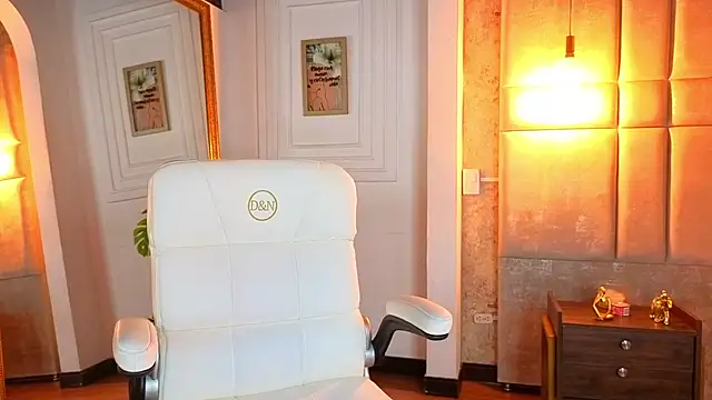 AlessiaLondon online show from 27, 4, 2026