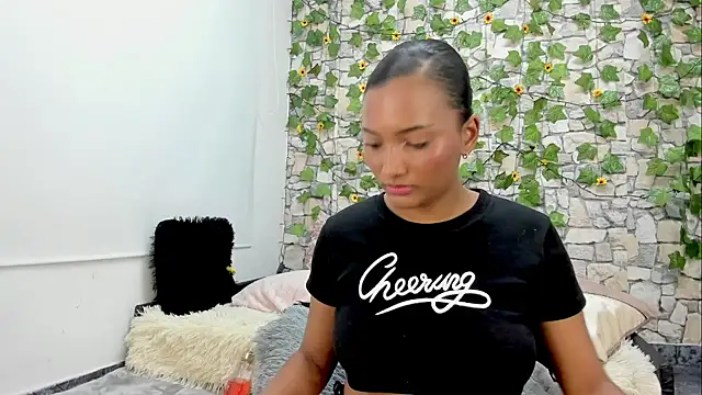 Snapshot of Pandora_gu chatting on 12, 12, 2024 Pandora gu online show from 12, 12, 2024